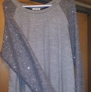 Eyeshadow Glittery sweater
